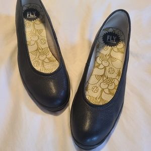 Fly London low wedge